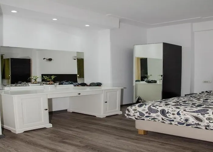 Four Apartament Bucureşti